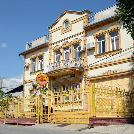 Yellow Hostel Dushanbe Exterior photo
