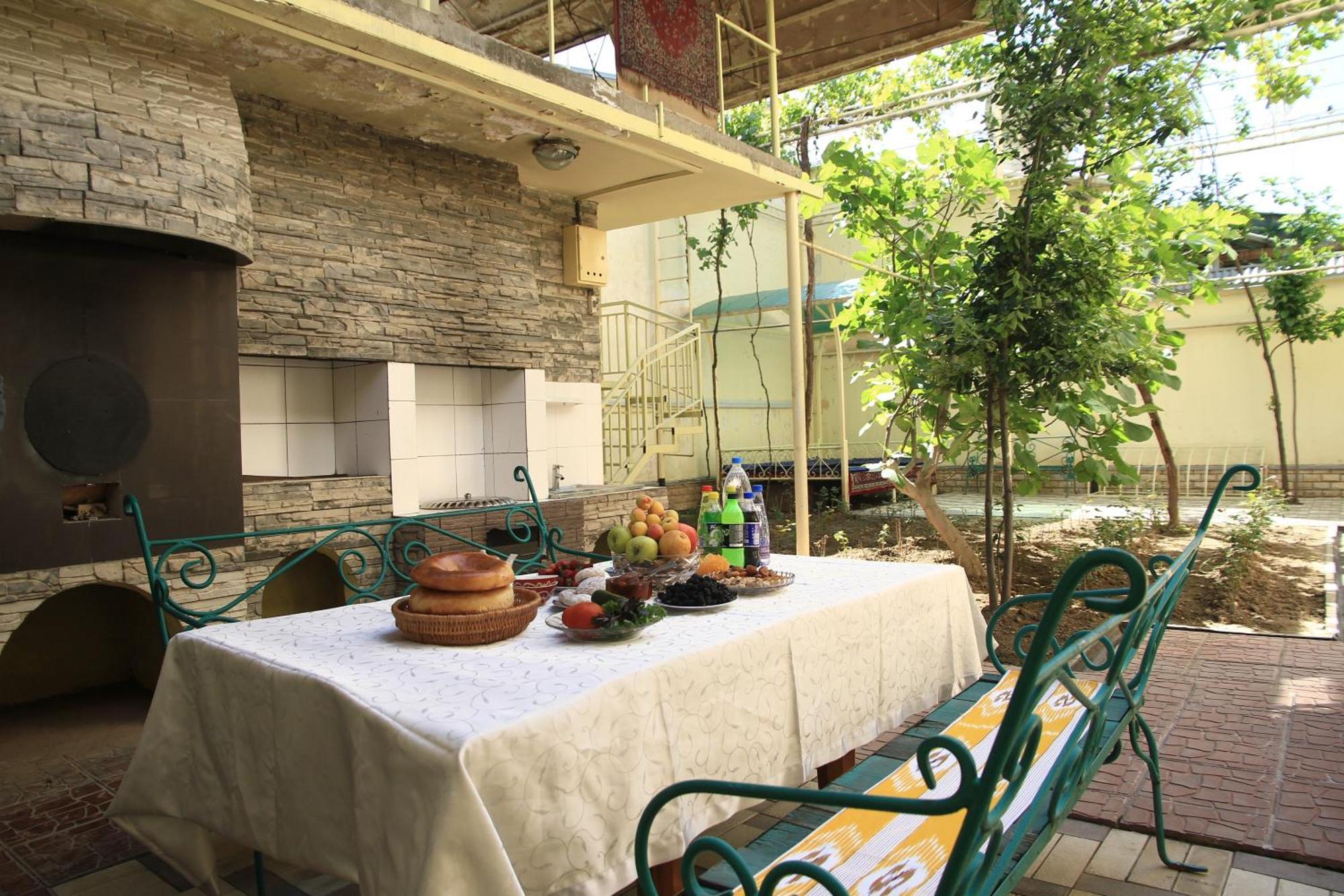 Yellow Hostel Dushanbe Exterior photo